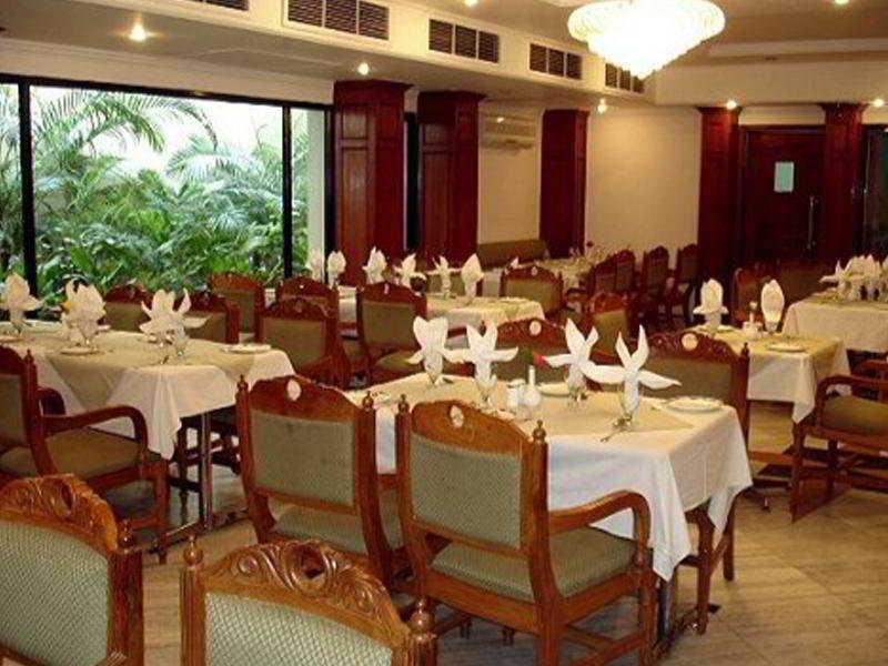 Hotel Vaibhav Варанасі Екстер'єр фото